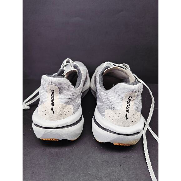 Brooks Women 10.5 Comfy footwear - Picture 3 of 11